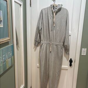 Spiritual Gangster gray fleece hooded long sleeve jumpsuit medium